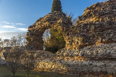 Antik Roma şehri Diocletianopolis, Hisarya kasaba, Plovdiv Bölge, Bulgaristan surlarının kalıntıları gün batımı görünümü