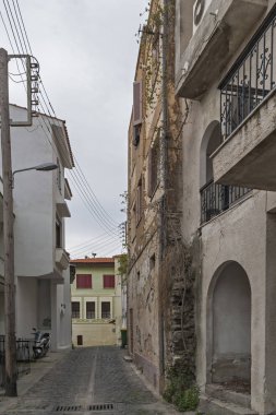 Steets ve Kavala şehir, eski şehirde bina Doğu Makedonya ve Trakya, Yunanistan