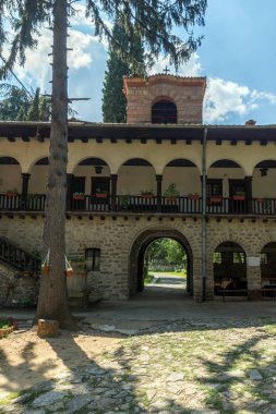 Maglizh Manastırı, Bulgaristan - 5 Ağustos 2018: Ortaçağ binaları Maglizh manastırda Saint Nicholas, Stara Zagora bölge, Bulgaristan