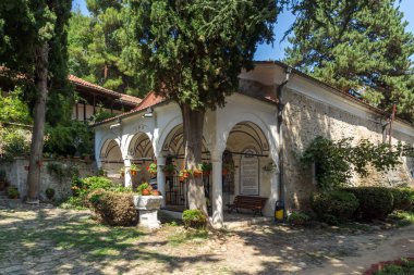 Maglizh Manastırı, Bulgaristan - 5 Ağustos 2018: Ortaçağ binaları Maglizh manastırda Saint Nicholas, Stara Zagora bölge, Bulgaristan