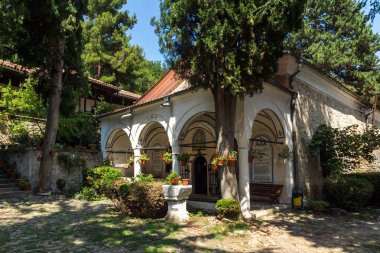 Maglizh Manastırı, Bulgaristan - 5 Ağustos 2018: Ortaçağ binaları Maglizh manastırda Saint Nicholas, Stara Zagora bölge, Bulgaristan