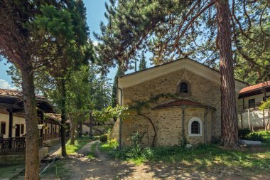 Maglizh Manastırı, Bulgaristan - 5 Ağustos 2018: Ortaçağ binaları Maglizh manastırda Saint Nicholas, Stara Zagora bölge, Bulgaristan