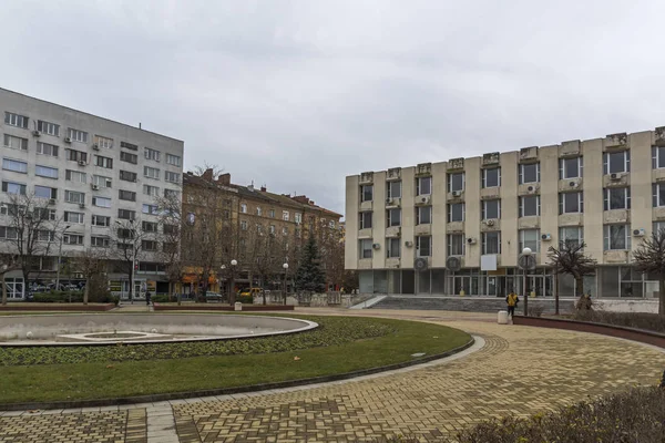 Dimitrovgrad Bulgaristan Şubat 2019 Dimitrovgrad Kasabasında Merkez Sokak Bina Haskovo — Stok fotoğraf