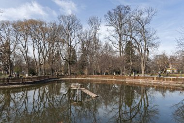 Sofya, Bulgaristan - 7 Mart 2019: Sofya'daki Borisova gradina Gölü(Boris Garden), Bulgaristan