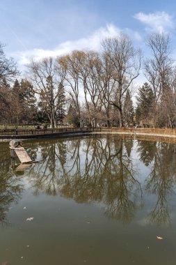 Sofya, Bulgaristan - 7 Mart 2019: Sofya'daki Borisova gradina Gölü(Boris Garden), Bulgaristan