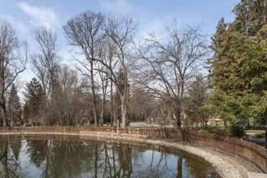 Sofya, Bulgaristan - 7 Mart 2019: Sofya'daki Borisova gradina Gölü(Boris Garden), Bulgaristan