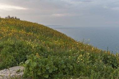 Kaliakra Cape Karadeniz sahilleri, Dobrich bölge, Bulgaristan üzerinden muhteşem günbatımı manzara