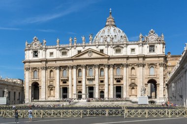 Vatikan - 23 Haziran 2017: St. Peter Bazilikası, Roma kentindeki Aziz Petrus Meydanı'nda, Vatikan, İtalya
