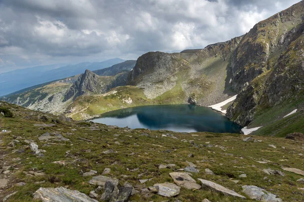 保加利亚里拉山七里拉湖的眼湖令人惊叹的风景 — 图库照片
