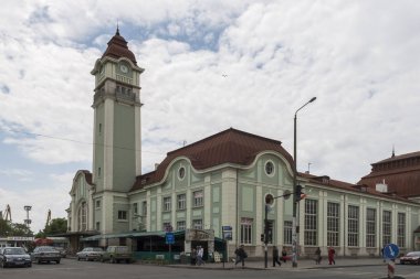 Burgas, Bulgaristan-3 Mayıs 2008: Burgaz şehir merkezinde merkezi tren istasyonu Binası, Bulgaristan