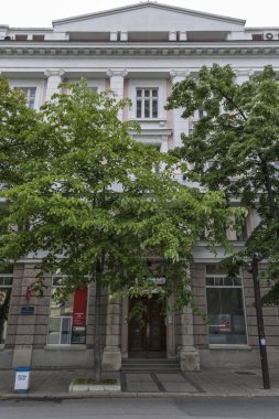 Burgas, Bulgaristan-3 Mayıs 2008: Burgas Şehir merkezinde tipik sokak ve bina, Bulgaristan