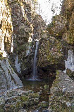 Kostenets Şelalesi, Rila Dağı, Bulgaristan 'ın muhteşem manzarası