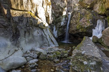 Kostenets Şelalesi, Rila Dağı, Bulgaristan 'ın muhteşem manzarası