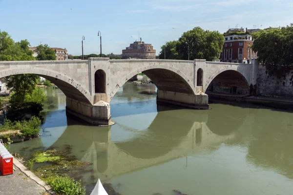 Roma Itália Junho 2017 Vista Deslumbrante Rio Tibre Ponte Príncipe — Fotografia de Stock