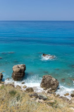 Mavi sularla Kokkinos Vrachos Plajı 'nın Seascape, Lefkada, Iyon Adaları, Yunanistan