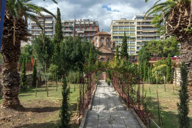 Thessaloniki, Yunanistan-Eylül 30, 2017: ntique Selanik şehir merkezinde Panagia Chalkeon Bizans Kilisesi, Orta Makedonya, Yunanistan