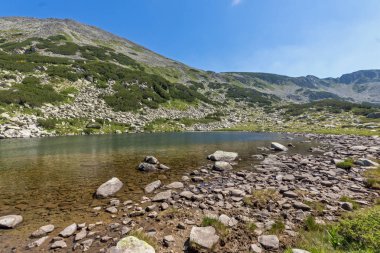 Uzun Göl yaz manzarası, Pirin Dağı, Bulgaristan