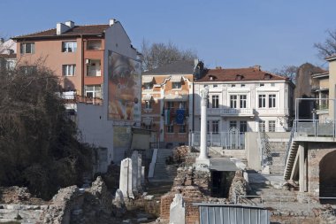 Filibe, Bulgaristan-10 Şubat 2019: Filibe kentinde Roma Odeon Harabeleri Panoraması, Bulgaristan