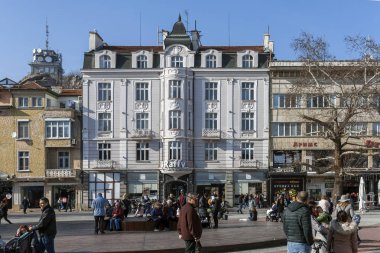 Filibe, Bulgaristan-10 Şubat 2019: Plovdiv şehir merkezi yaya caddesinde eski bina, Bulgaristan