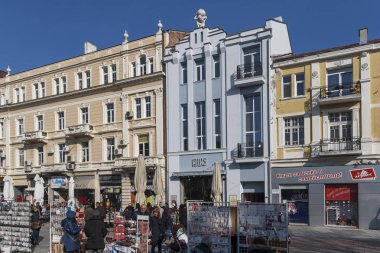 Filibe, Bulgaristan-10 Şubat 2019: Plovdiv şehir merkezi yaya caddesinde eski bina, Bulgaristan