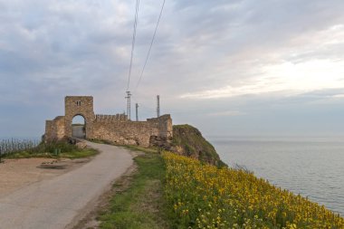 Karadeniz kıyısındaki Kaliakra Burnu 'nda kale Harabeleri 'nin günbatımı manzarası, Dobrich bölgesi, Bulgaristan