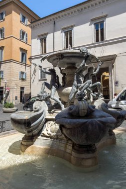 Rome, İtalya - 23 Haziran 2017: Kaplumbağa çeşme ve Roma, İtalya'nın şehir meydanında