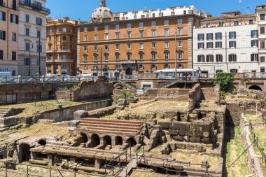 Roma, Italya-23 Haziran 2017: Roma, Italya 'da Largo di Torre Argentina Panoraması