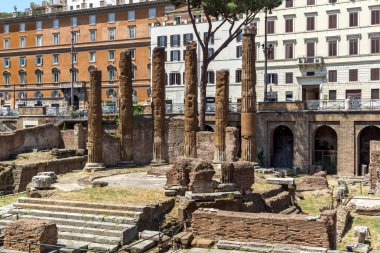 Roma, Italya-23 Haziran 2017: Roma, Italya 'da Largo di Torre Argentina Panoraması