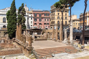 Roma, Italya-23 Haziran 2017: Roma, Italya 'da Largo di Torre Argentina Panoraması