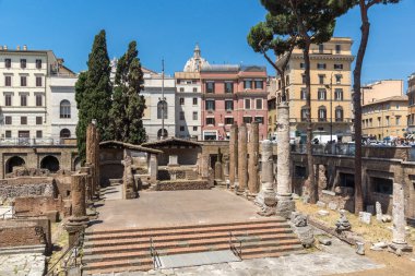 Roma, Italya-23 Haziran 2017: Roma, Italya 'da Largo di Torre Argentina Panoraması