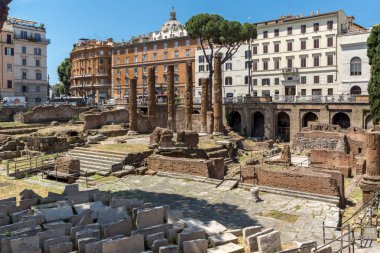 Roma, Italya-23 Haziran 2017: Roma, Italya 'da Largo di Torre Argentina Panoraması