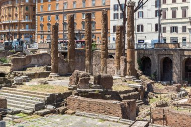 Roma, Italya-23 Haziran 2017: Roma, Italya 'da Largo di Torre Argentina Panoraması