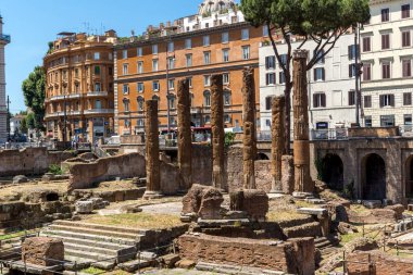 Roma, Italya-23 Haziran 2017: Roma, Italya 'da Largo di Torre Argentina Panoraması