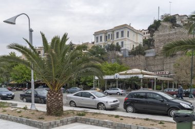 Kavala, Yunanistan - 24 Nisan 2010: Panoramik şehir Kavala, Doğu Makedonya ve Trakya, Yunanistan Sahil Caddesi