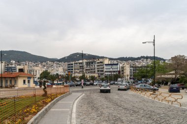 Kavala, Yunanistan - 24 Nisan 2010: Panoramik şehir Kavala, Doğu Makedonya ve Trakya, Yunanistan Sahil Caddesi