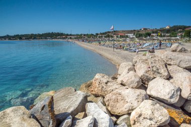 Nea Poteidaia, Yunanistan - 24 Haziran 2014: Yaz görünümü, kasaba, Nea Poteidaia, Kassandra, Chalkidiki, orta Makedonya, Yunanistan