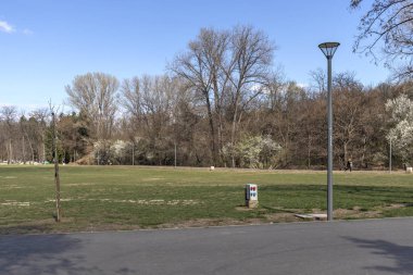 Sofia, Bulgaristan - 27 Mart 2019: Muhteşem bahar manzara South Park şehir Sofya, Bulgaristan