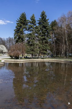 Sofia, Bulgaristan - 27 Mart 2019: Muhteşem bahar manzara South Park şehir Sofya, Bulgaristan