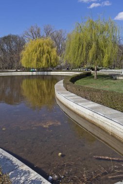 Sofia, Bulgaristan - 27 Mart 2019: Muhteşem bahar manzara South Park şehir Sofya, Bulgaristan