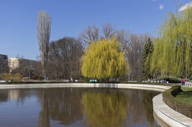 Sofia, Bulgaristan - 27 Mart 2019: Muhteşem bahar manzara South Park şehir Sofya, Bulgaristan