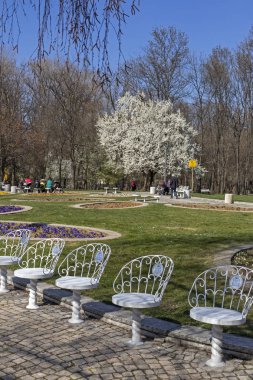 Sofia, Bulgaristan - 27 Mart 2019: Muhteşem bahar manzara South Park şehir Sofya, Bulgaristan