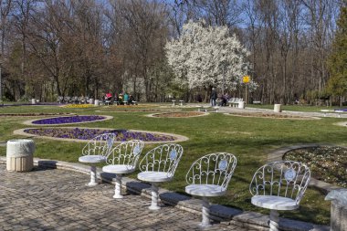 Sofia, Bulgaristan - 27 Mart 2019: Muhteşem bahar manzara South Park şehir Sofya, Bulgaristan