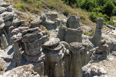 Oluşumu taş bebek Kukljica Kıratova şehir, Kuzey Makedonya Cumhuriyeti yakınındaki rock
