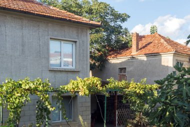 Chernomorets, Bulgaristan-11 Ağustos 2018: tipik Chernomorets köyü Sokağı, Burgaz Bölgesi, Bulgaristan