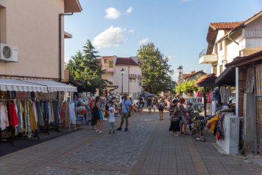 Chernomorets, Bulgaristan-11 Ağustos 2018: tipik Chernomorets köyü Sokağı, Burgaz Bölgesi, Bulgaristan