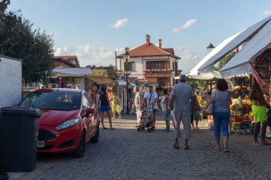 Chernomorets, Bulgaristan-11 Ağustos 2018: tipik Chernomorets köyü Sokağı, Burgaz Bölgesi, Bulgaristan