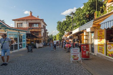 Chernomorets, Bulgaristan-11 Ağustos 2018: tipik Chernomorets köyü Sokağı, Burgaz Bölgesi, Bulgaristan