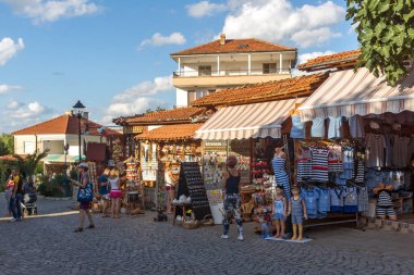 Chernomorets, Bulgaristan-11 Ağustos 2018: tipik Chernomorets köyü Sokağı, Burgaz Bölgesi, Bulgaristan