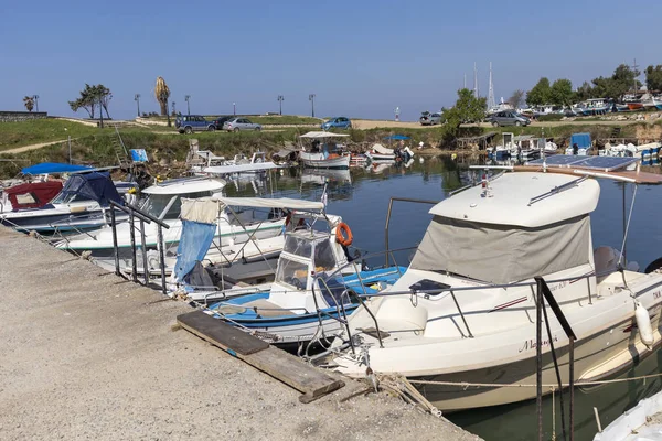 Nea Poteidaia, Yunanistan-Mart 31, 2019: Nea Poteidaia şehir limanı, Kassandra, Chalkidiki, Orta Makedonya, Yunanistan