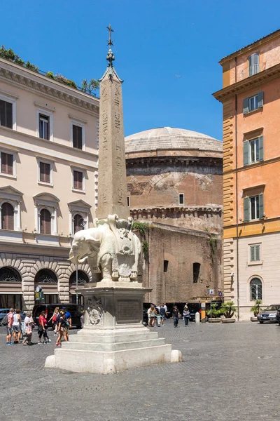 意大利罗马 2017 全景与大象方尖碑和万神殿在罗马 意大利的城市 — 图库照片